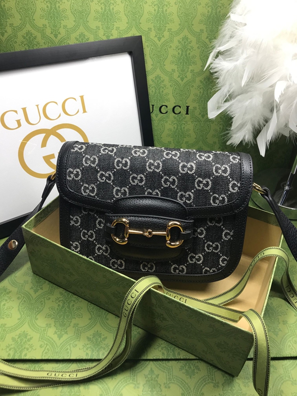 激安グッチバッグコピー正面デザイン